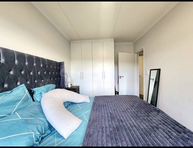 2 BEDROOM APARTMENT TO LET IN BURGUNDY ESTATE